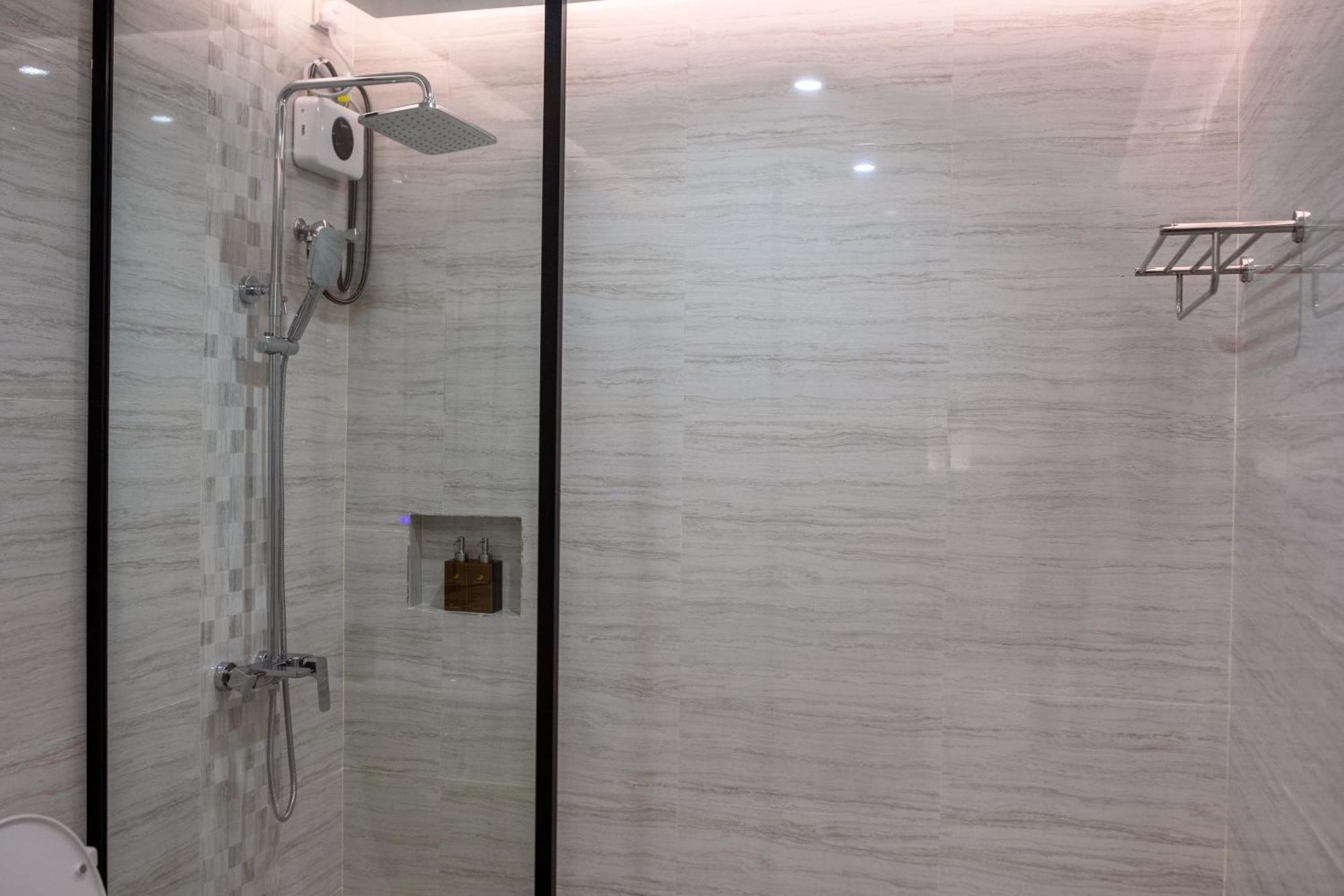 Aqua Heaven Inn 马提威力 外观 照片