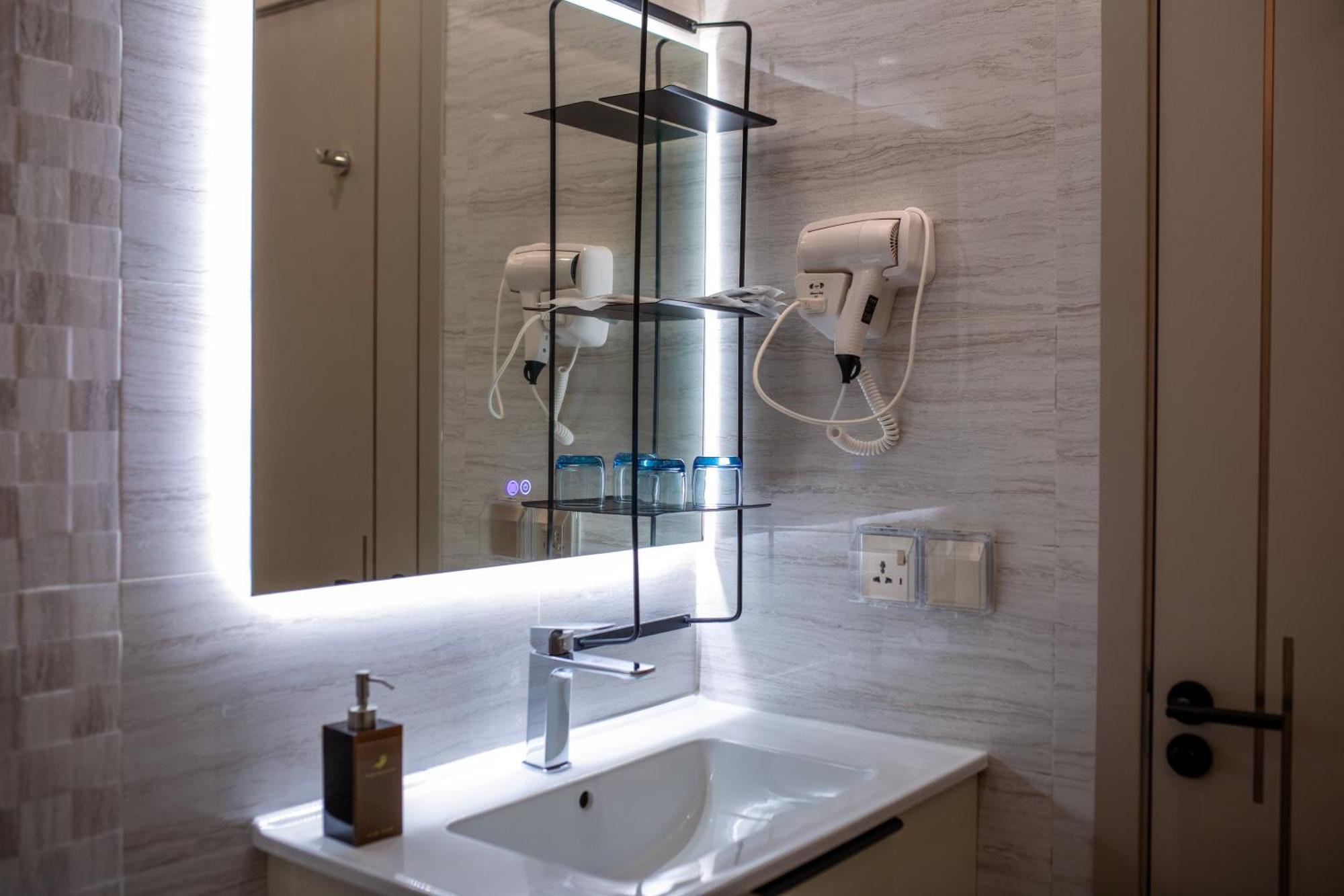 Aqua Heaven Inn 马提威力 外观 照片